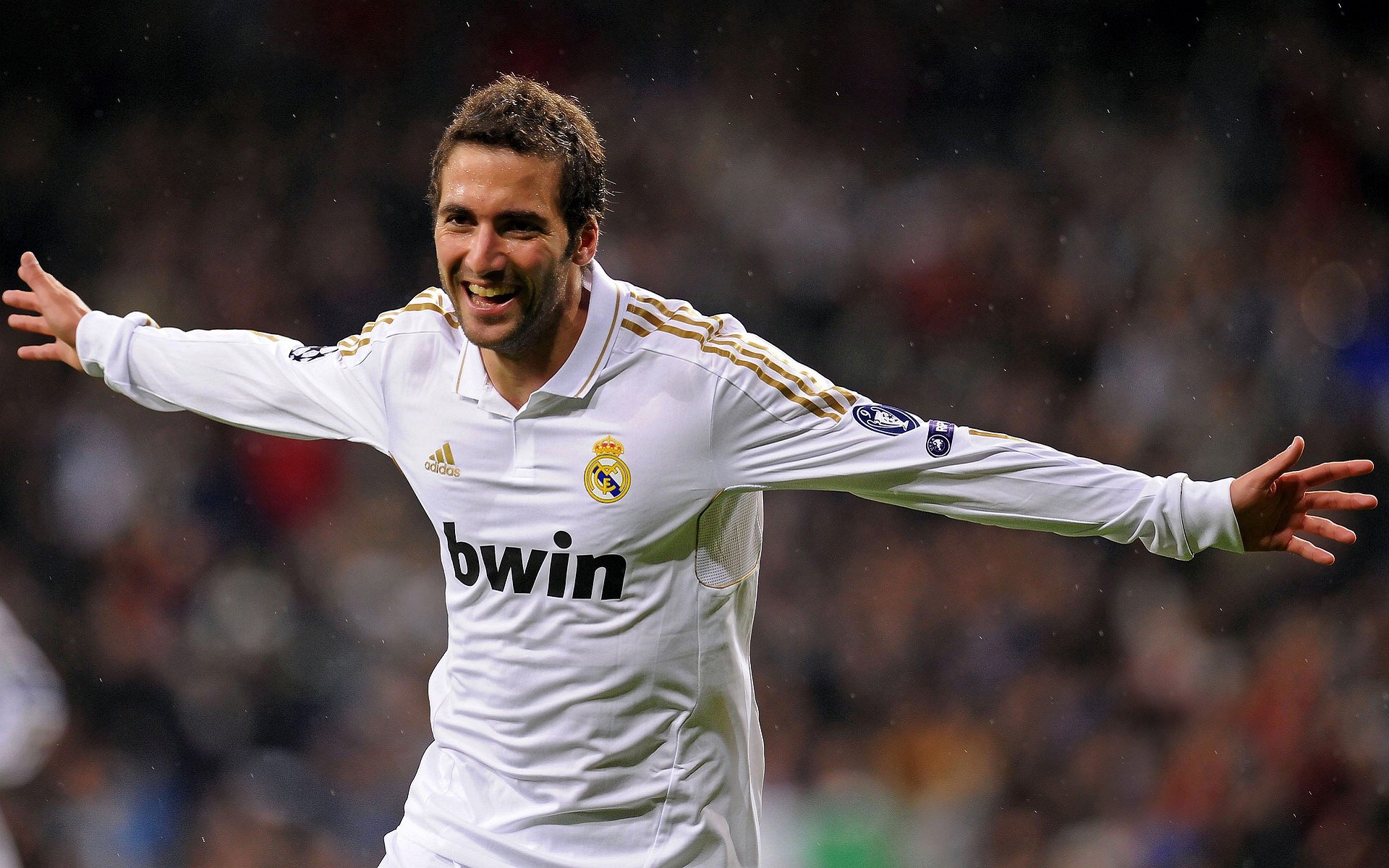 利物浦客场大胜伯恩茅斯,取得连胜,利物浦3_0伯恩利