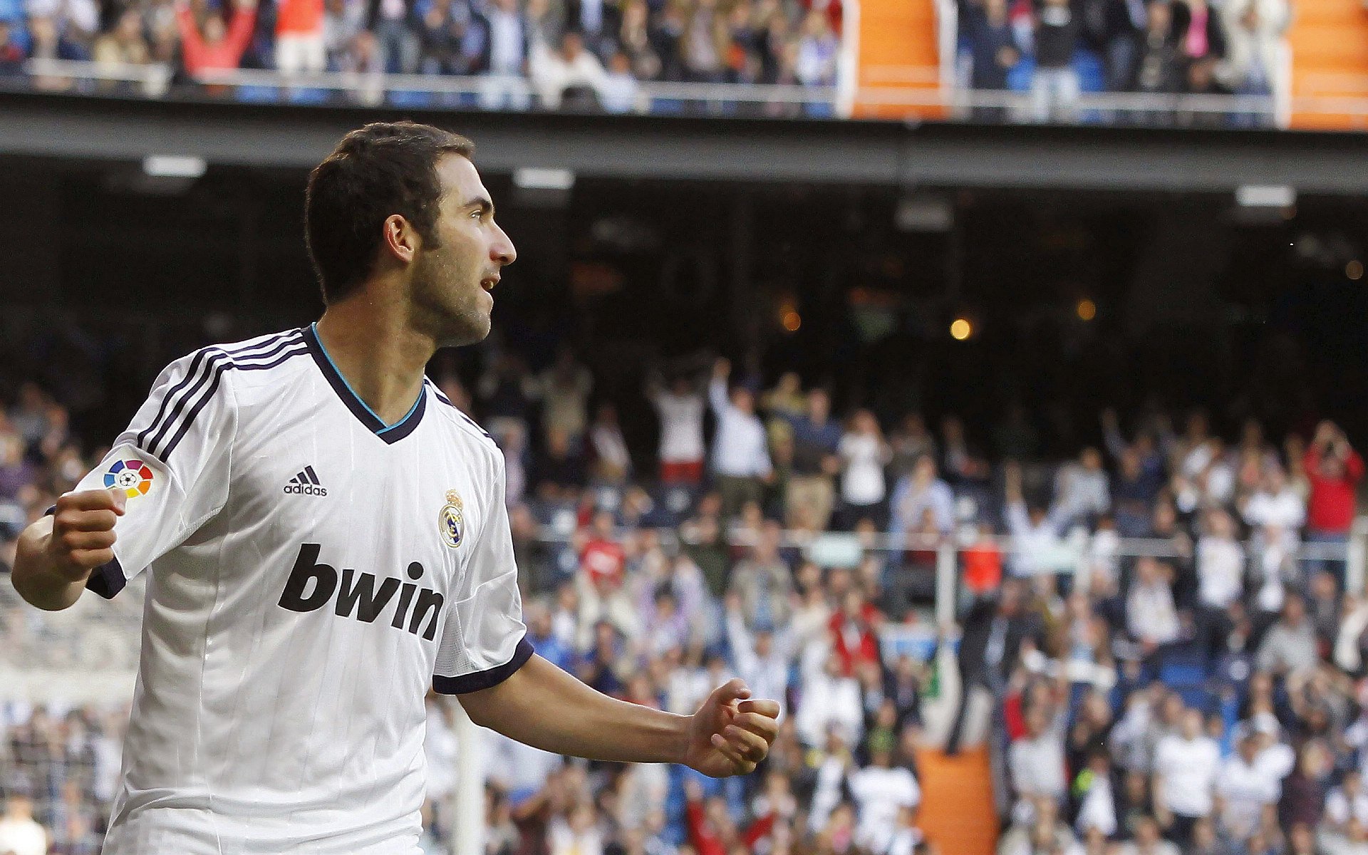 奮勇作戰,表現熱血英勇,取得勝利,奋勇出战