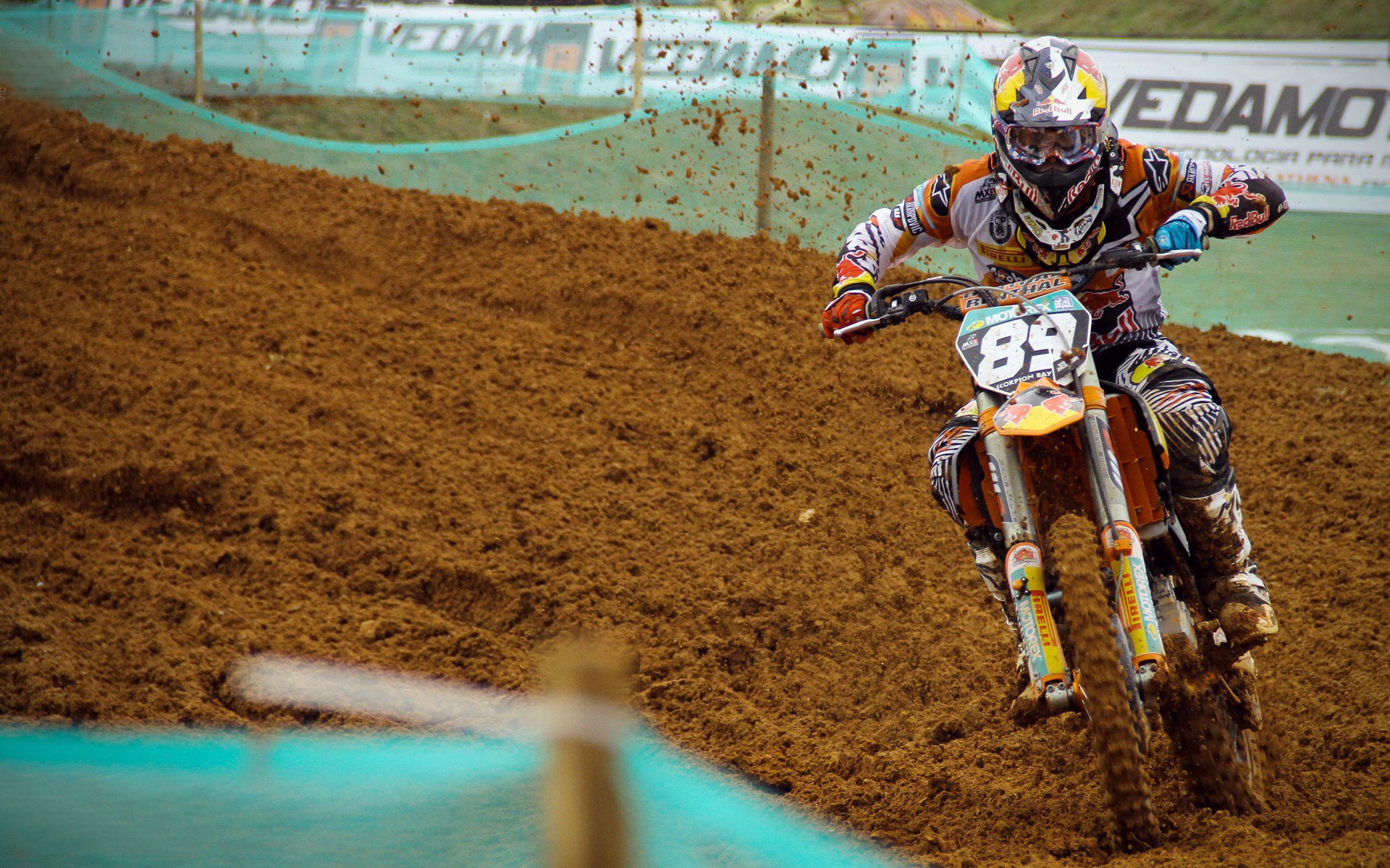 开云·体育官网-快船客场击败掘金，展现出色团队配合，快船3_1被掘金翻盘