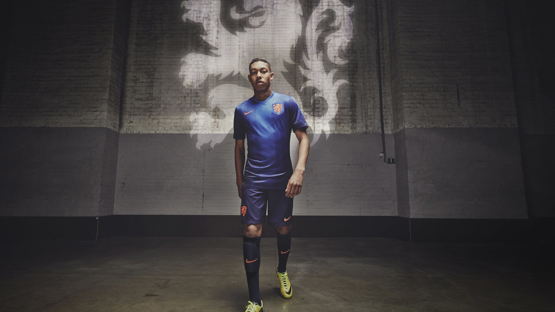 激情四射!豪门球队之间的对决引发关注,豪门足球